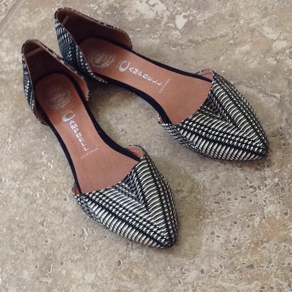 Jeffrey Campbell Shoes - ✅NWOT Jeffrey Campbell d'orsay print flats Jeffrey Campbell Shoes - ✅NWOT Jeffrey Campbell d'orsay print flats